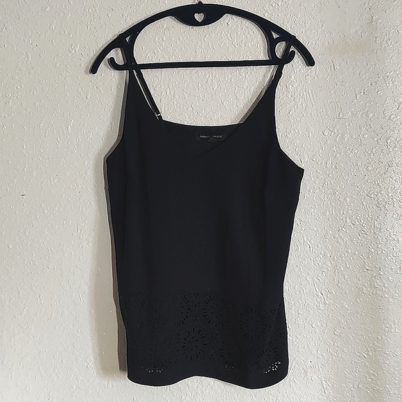 Banana Republic Black Flower Cutout Crop Top Blouse Size Small Women’s - Picture 1 of 9